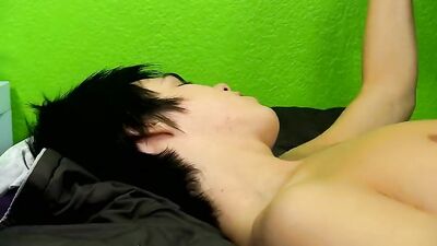 Bareback Anal Fucking with Cum Swallowing Twink in Gay Porn!