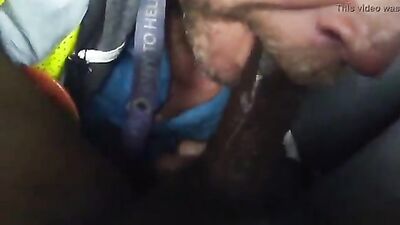 Black Trade Sucks Off White Cocksucker in Car - Interracial Cum Swapping