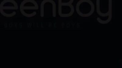 Threesome twinks friends home room flip flop fuck sex show tube - Action Ass Play Bareback Group Sex Handjob Oral!