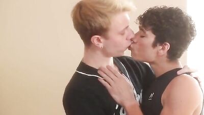 Zach Austin Unleashed: Explosive Gay Porn Action with Oral and Bareback Cum Shots