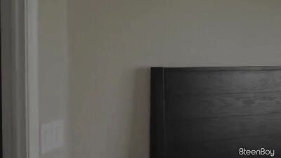 Twink Room Oral Flip-Flop Sex: Steamy Gay Porn Action with Friends