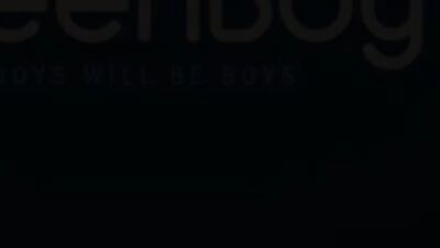 Twink Flip-Flop Fun with Couple Boyfriends - Raw Sex Show on Tube!