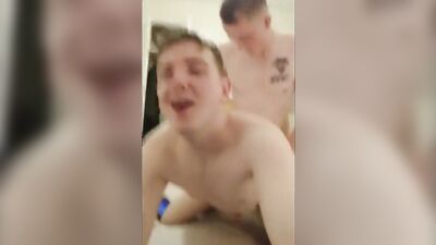 Raw Amateur Bareback Twink Action - A Steamy Gay Porn Video!