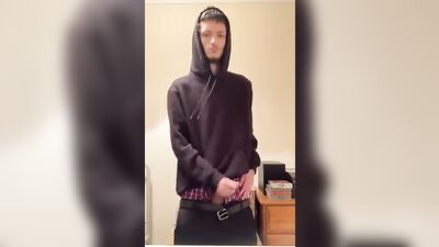 Gay Porn: The Skinny Twink Cums in Style!