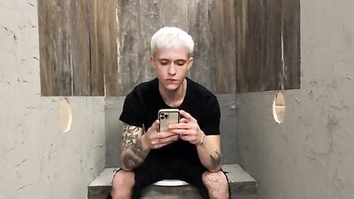 Glory Holes Unleashed: The Ultimate Web-Cam Orgy