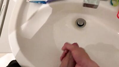 Sink Fantasy: Massive Cumshot with Hot Stud