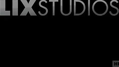 Horny Threesome: Couple and Friends Flip-Flop Home Sex Show