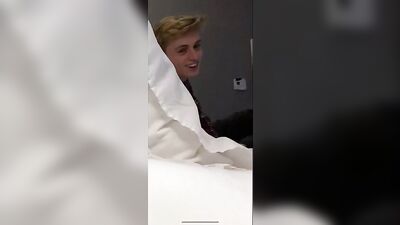 Cute Blonde Snapchat Chatting Jacking Off - Hardcore Gay Porn Action with Amature Big Cocks and Solo Handjobs!