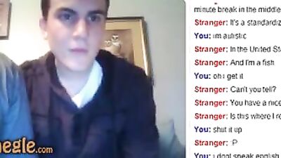 Sexy Hunk Sexting with a Webcam Girl: Dirty Thrills Await!