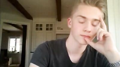 Blond Gay Wank Revenge!