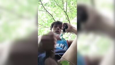 Outdoor Amateur Cum Shots Handjob Fun! - Nous avons une superbe vue