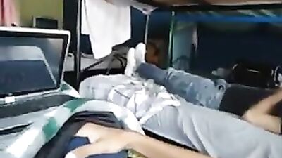 Cum-Shootout in Dorm!