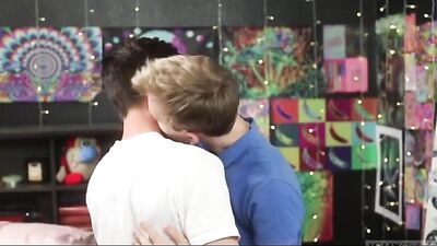 Young Rimming Bareback Twinks Cum in the Butt: Gay Porn Creampie Passion