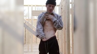 Big Muscle Oral Boy Heats Up the Construction Site!