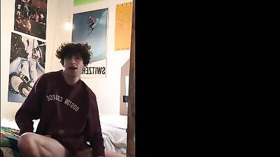 Young Amateur Twink Cumming Solo in Gay Porn Action!