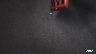 Bareback Muscle Men Mating: Troye Dean and Luke Connors