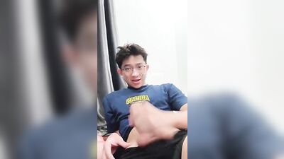 Juguetitos Seven Jalandos: A Muscle Boys Oral Solo Bareback Gay Porn Video