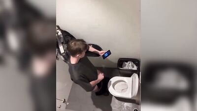 Hot Spot in the Bathroom! Jaladitas Sexy Adventure