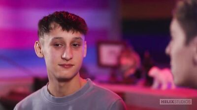 Sexy Twinks Couples Naughty Home Fuck Show: Bareback Handjob and Oral Action!