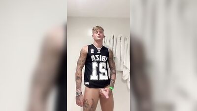 Blonde Muscle God: Cute Amateur Jacks Return in Gay Porn!