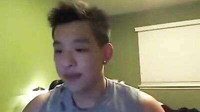 Gay Asian Web-Cam Solo Masturbation!