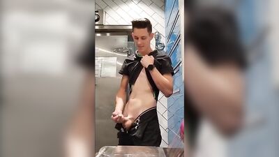 Cumming Cuties Muscle Jacking: A Big Cock Adventure