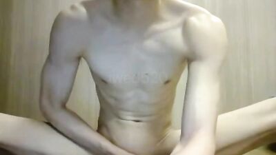 Asian Hunk Webcam: Muscle Boys Go Deep with Cum Shots and Fucking!!