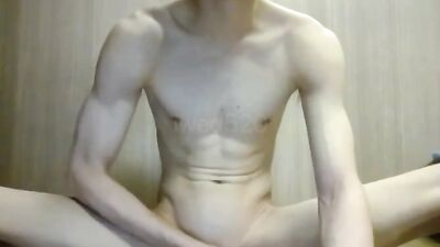 Asian Hunk Webcam: Muscle Boys Go Deep with Cum Shots and Fucking!!