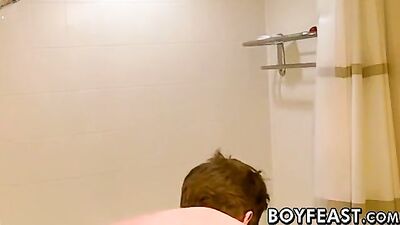 Young Shower Slurps: Blond Boys Cock Sucking Fun!