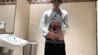 ALYX HILTON SOLO IX: The Ultimate Handjob Experience!