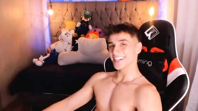 Colombian Cuties: Mega Shooter Twink Adventure!