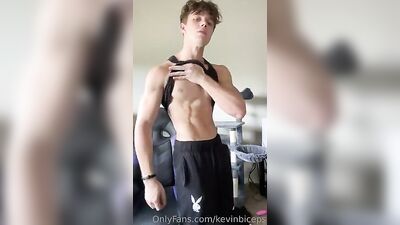 Muscle Fitness: Cumming Again with the Biggest Fleshlight!