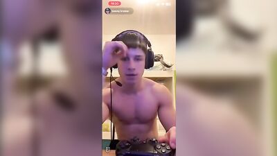 Gay Porn: Fit Argentinian Man Succumbs to His Hard-On After Bath!