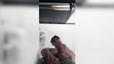 Cumming in Your Face: Muscle Boys Amateur Cuties