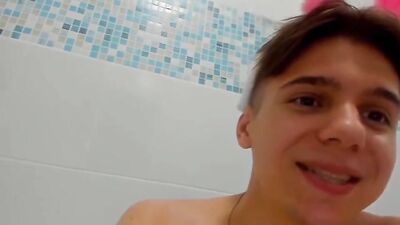 Bath Twinks Porn Revisited: Luxallenns Solo Webcam Adventure!