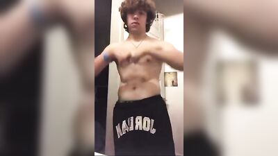 Straight Bait: Big Cocks Muscle Boys Porn! Jerking and Flexing Straight Ballers Body!