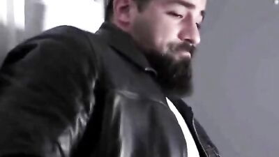 Gay Daddy Loves It - The Ultimate Bareback Oral Handjob Cum Shots