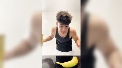 MUSIC BOYS SHAKE: ❤️❤️❤️❤️❤️ - Gay Porn Video - Fun Music Straight Boys