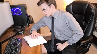 Gay Porn Web-Cam Cumshot Solo Action: Masturbation is Not a Crime!