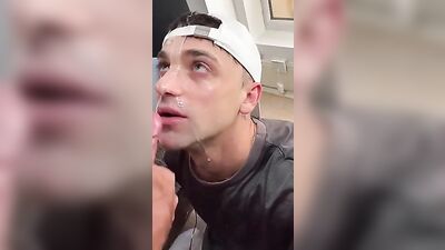 Cum on my face2 : A Fetish Web-Cam Porn Adventure!