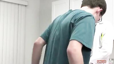 Doctors Office Hot Sex Show: Bareback Daddy Twink Cam Fuck Porn Tube Action Group!