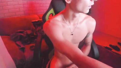 Red Light Cumming: Solo Sex Web-Cam Show