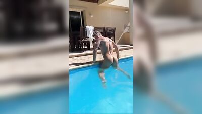 Muscle Twink in Pool Showing His Beautiful Bum - Amateur Public Outdoor Muscle Worship