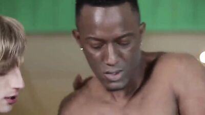 Gangbang Black Bareback Interracial Oral Cumshots Dubbel Gepaald - The Ultimate Gay Porn Experience
