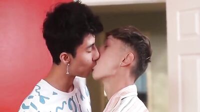 Latin Fucking Couple in Room Show: Hardcore Oral Action and Bareback Sex!