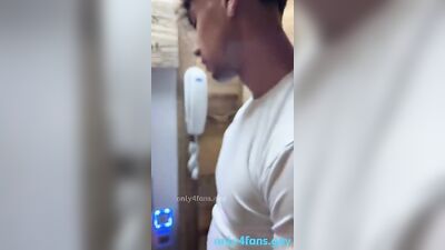 Elevator Sex - The Sequel