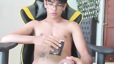 Andreu Naked & Camming Again! Latino Amateur Big Cocks Fun Handjob Gay Boys Porn!