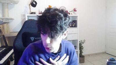 Making it Big in Paris! Nolans Webcam Gay Porn Debut