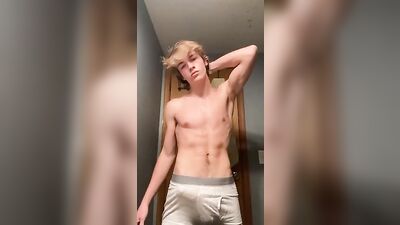 BDB Big Dick Blondie - Cute Young Boys Amateur Fetish Fun Porn Voyeur