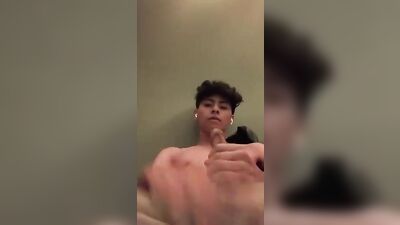 Young Lad and His Pits: The Sweet Amateur Voyeur Experience